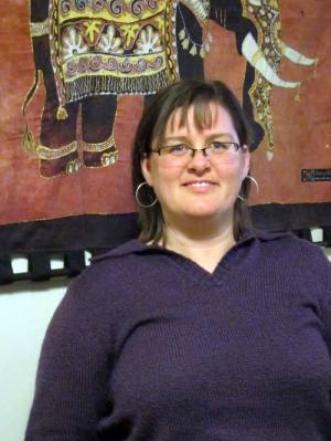 kelli looking all sharp and professional with shorter and straight hair. a first for her.